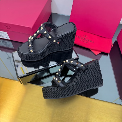 New Arrivals Valentino Slippers For Women in 203994