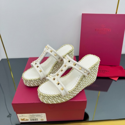 New Arrivals Valentino Slippers For Women in 203995
