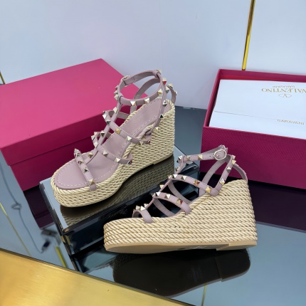 New Arrivals Valentino Sandals For Women in 204003