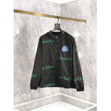 Louis Vuitton Thin Jackets For Men in 204096