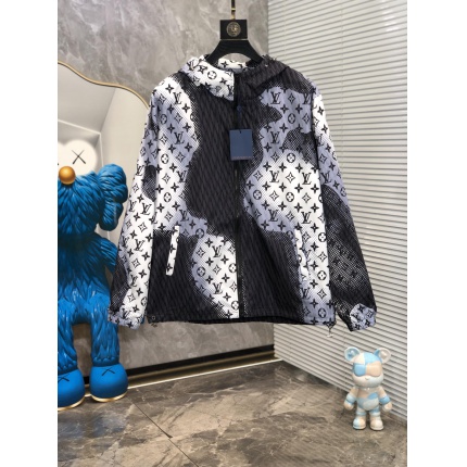Louis Vuitton Thin Jackets For Men in 204099