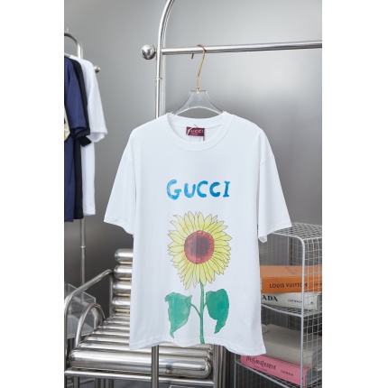 Gucci T-shirts for Women in 204125
