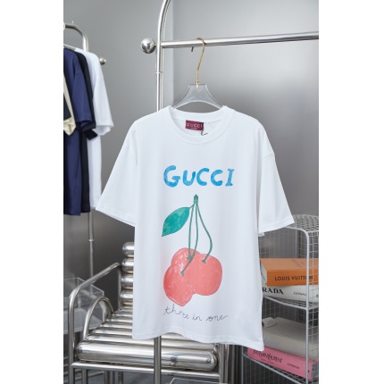 Gucci T-shirts for Women in 204127