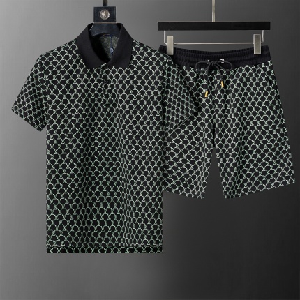 Louis Vuitton Short Tracksuits For Men in 204154