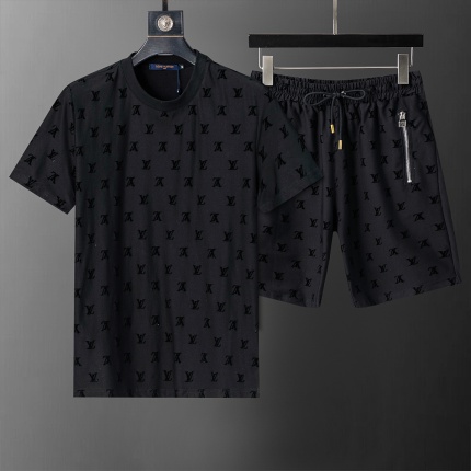 Louis Vuitton Short Tracksuits For Men in 204156