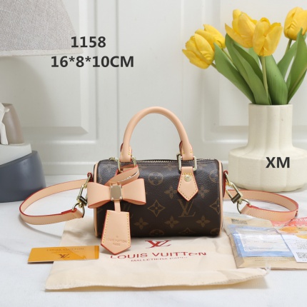 Louis Vuitton Cross Bags in 204404