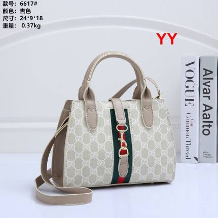 Gucci Handbags in 204474