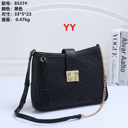 Gucci Handbags in 204479