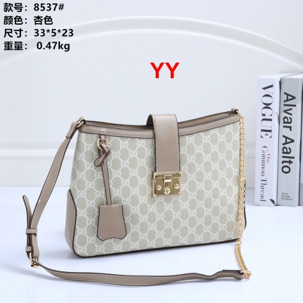 Gucci Handbags in 204482