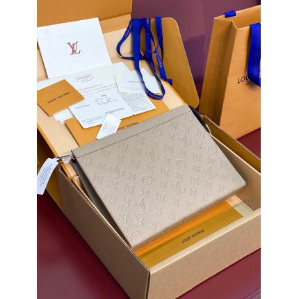 New Arrivals Louis Vuitton AAA quality Clutch in 204551