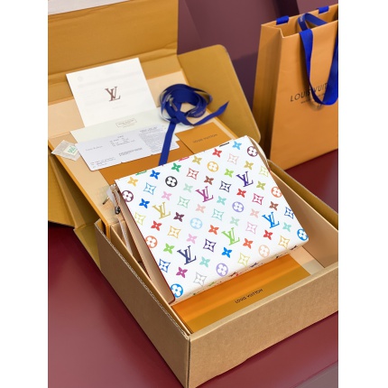 New Arrivals Louis Vuitton AAA quality Clutch in 204552