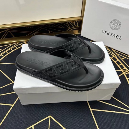 Versace Slippers For Men in 204564