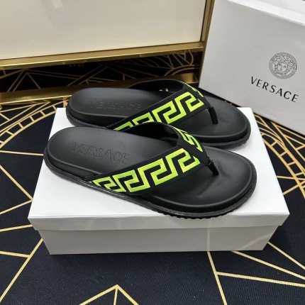 Versace Slippers For Men in 204566