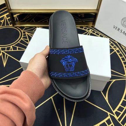 Versace Slippers For Men in 204569