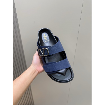 High quality Valentino Slippers For Men in 204585