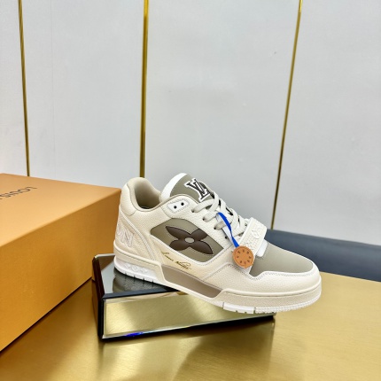 High quality Louis Vuitton Sneakers For Men in 204609