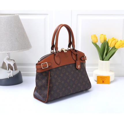 Louis Vuitton Handbags in 204694