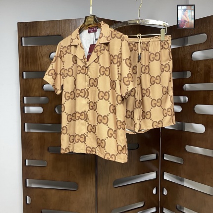 Gucci Short Tracksuits For Men in 204788