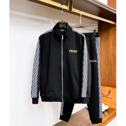 Fendi Tracksuits for Men in 204809