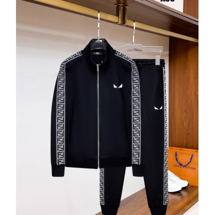 Fendi Tracksuits for Men in 204810