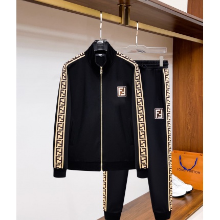 Fendi Tracksuits for Men in 204811