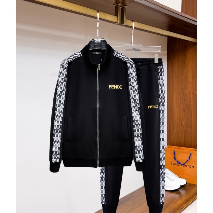 Fendi Tracksuits for Men in 204813