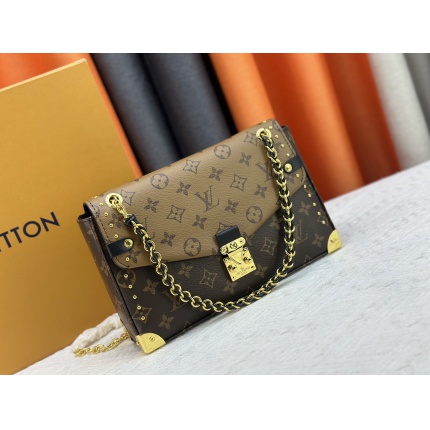 Louis Vuitton AAA Mini Shoulder Bags in 204839