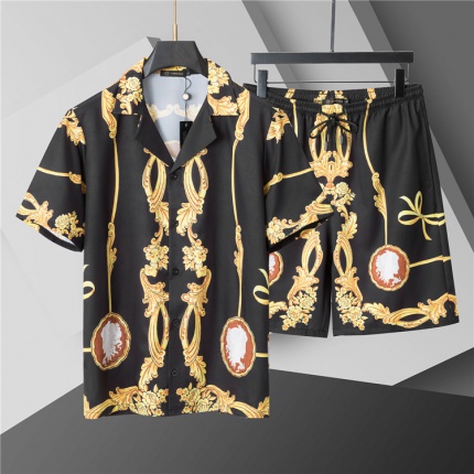 Versace Short Tracksuits For Men in 204918