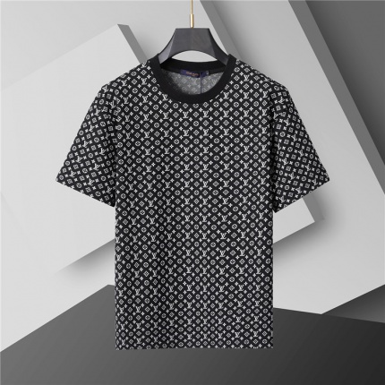 Louis Vuitton T-Shirts for Men in 204945