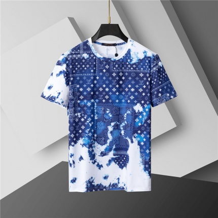 Louis Vuitton T-Shirts for Men in 204970