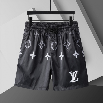 Louis Vuitton Short Pants For Men in 205143