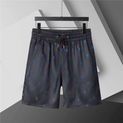 Louis Vuitton Short Pants For Men in 205173
