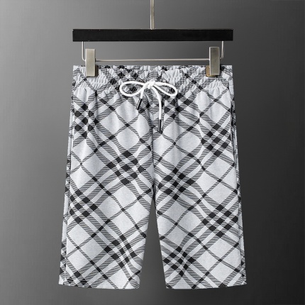 Burberry Short Pants For Men in 205200