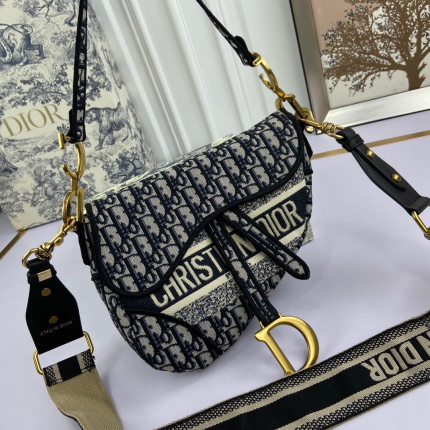 Dior AAA Quality Handbags in 205298