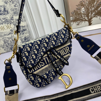 Dior AAA Quality Handbags in 205299