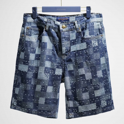 Louis Vuitton Short Pants For Men in 205317