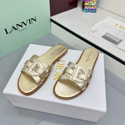 Dior Slippers For Women in 205321