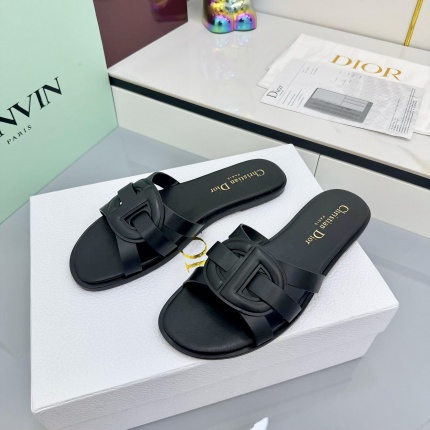 Dior Slippers For Women in 205322