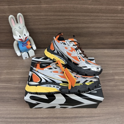 New Arrivals Off White Sneakers Be Right Back Sneakers in 205340