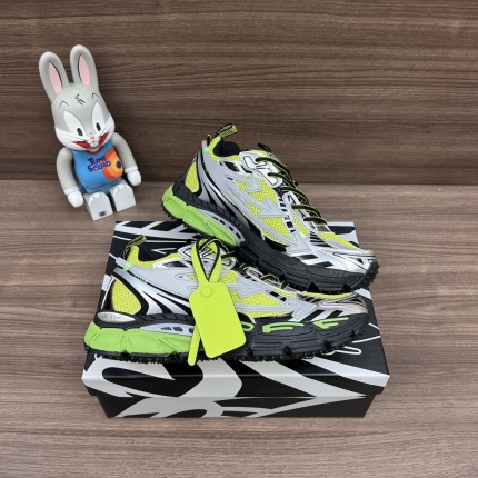 New Arrivals Off White Sneakers Be Right Back Sneakers in 205345