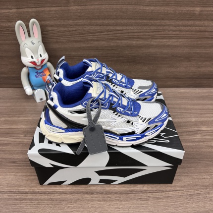 New Arrivals Off White Sneakers Be Right Back Sneakers in 205346