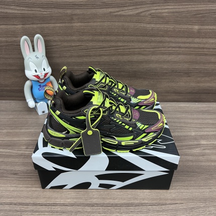 New Arrivals Off White Sneakers Be Right Back Sneakers in 205348