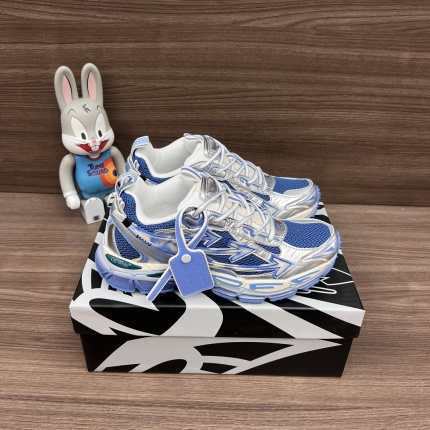 New Arrivals Off White Sneakers Be Right Back Sneakers in 205349