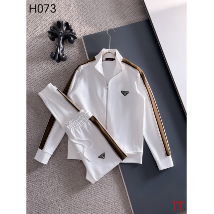 New Arrivals Prada Tracksuits For Men in 205378