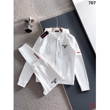 New Arrivals Prada Tracksuits For Men in 205380