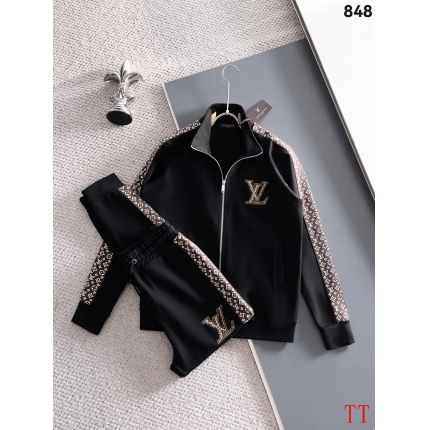 New Arrivals Louis Vuitton Tracksuits For Men in 205384