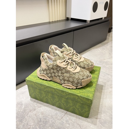 Gucci Sneakers For Men in 205538