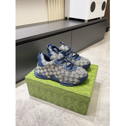 Gucci Sneakers For Men in 205539