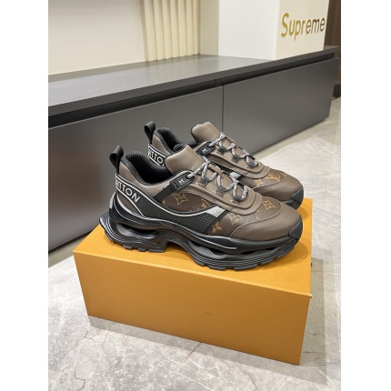 Louis Vuitton Sneakers For Men in 205549