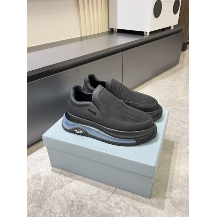Prada Sneakers For Men in 205562